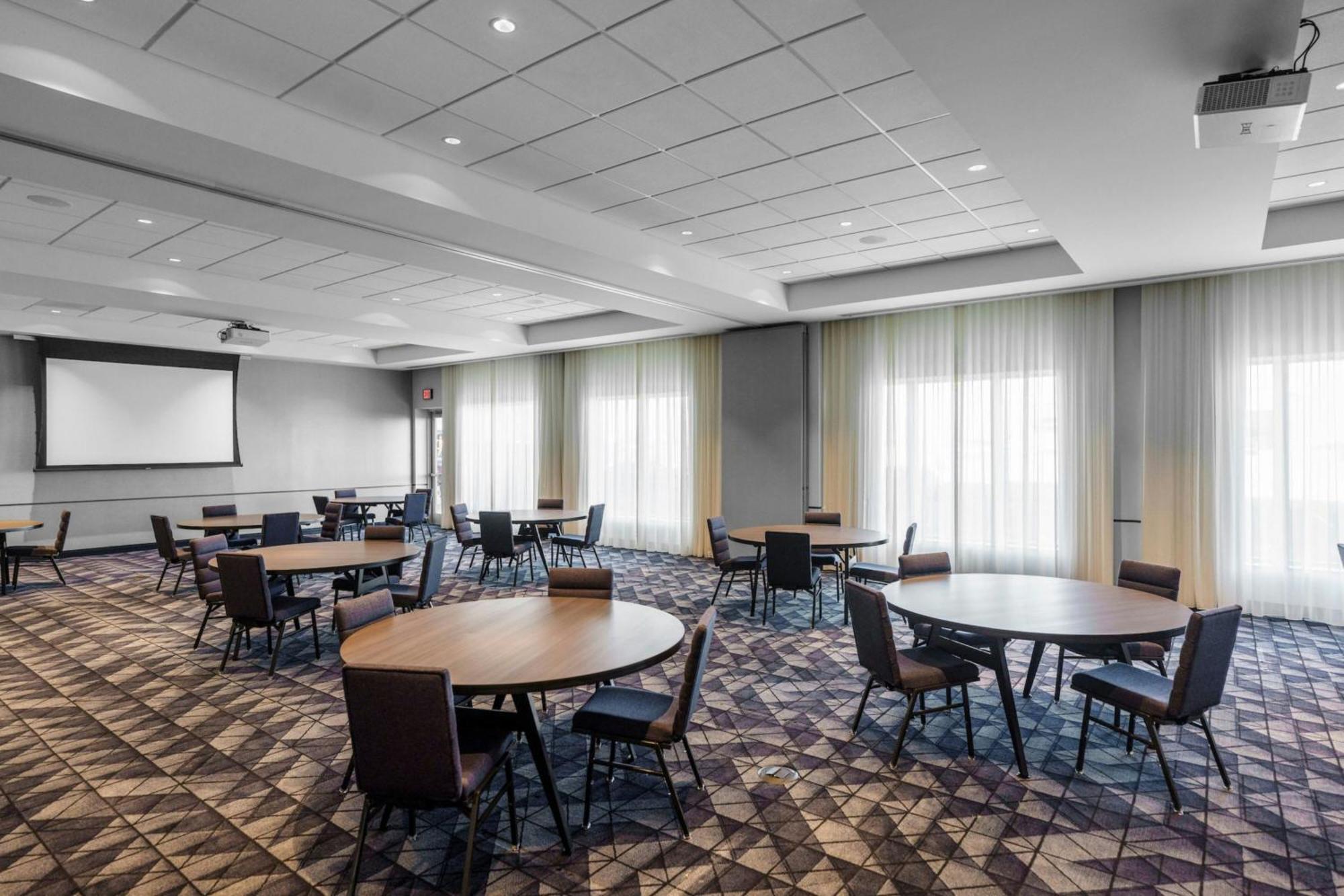 Courtyard By Marriott Indianapolis Фишерс Экстерьер фото